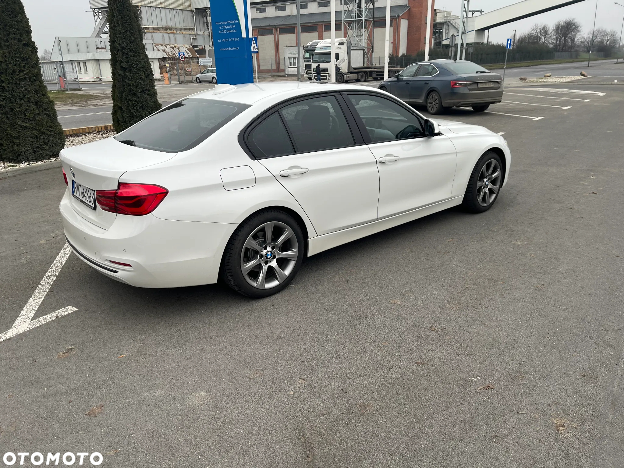 BMW Seria 3 320i - 14