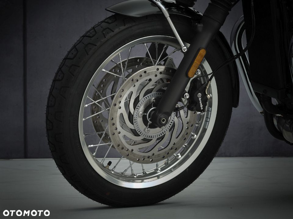 Triumph Bonneville - 12