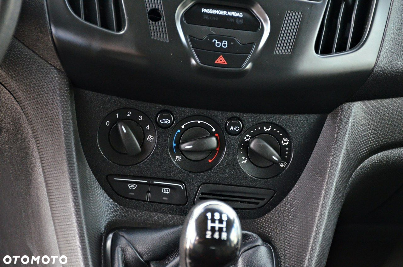 Ford Transit Connect - 21
