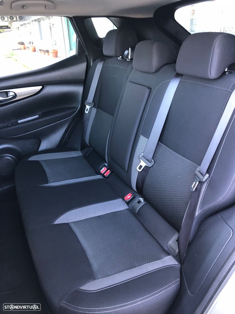 Nissan Qashqai 1.5 dCi N-Connecta DCT - 29