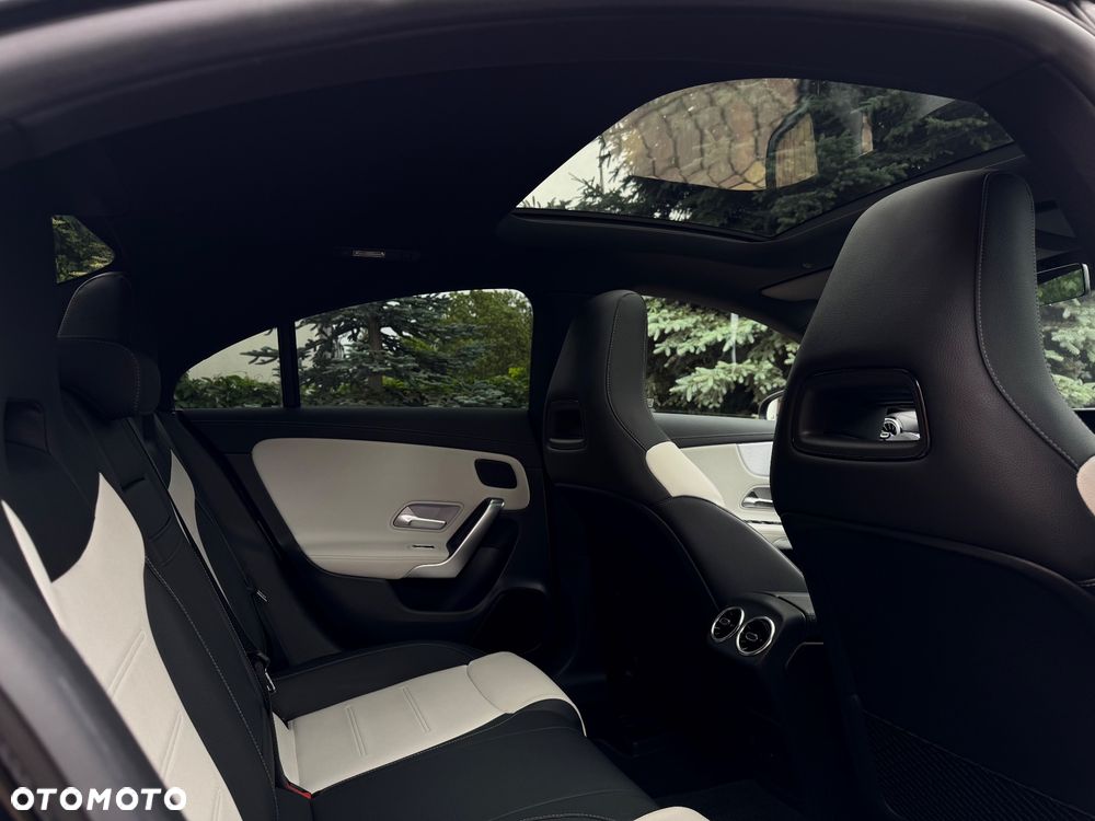 Mercedes-Benz CLA 200 AMG Line 7G-DCT - 30