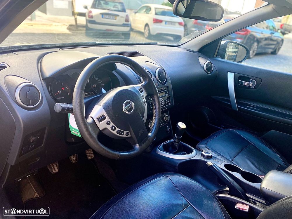 Nissan Qashqai 2.0 dCi Tekna Premium 17 - 15