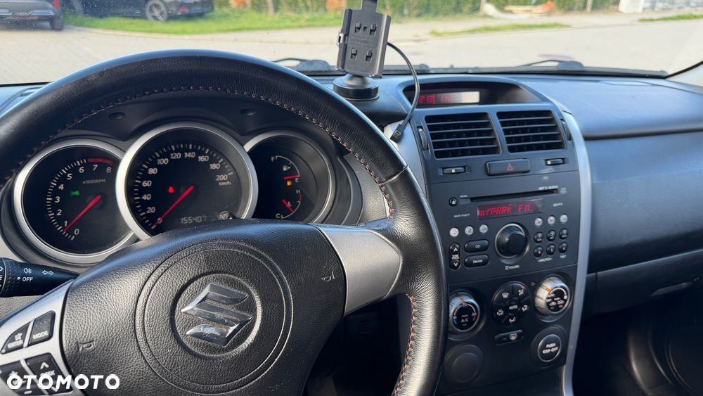 Suzuki Grand Vitara 1.6 Club - 25