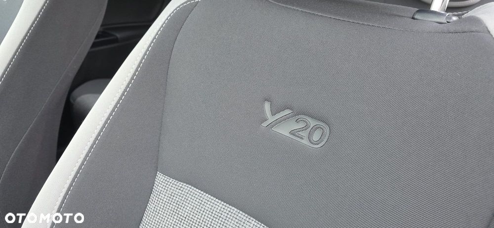 Toyota Yaris 1.5 20th Anniversary - 12