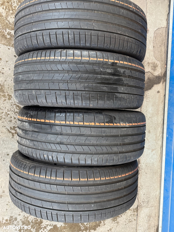 Vând 4 anvelope 255/40/21 Pirelli de vară ca noi
