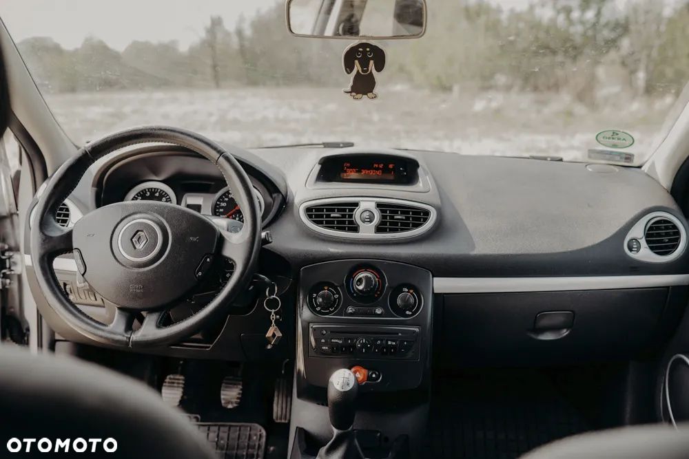 Renault Clio - 15