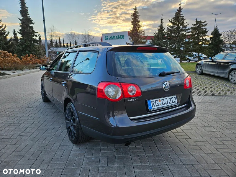 Volkswagen Passat - 11