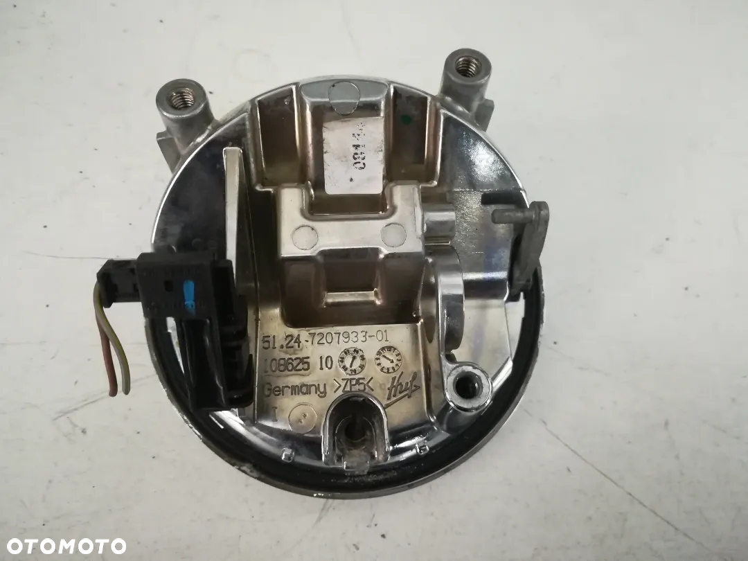 ZNACZEK, EMBLEMAT, KLAMKA TYLNEJ KLAPY BAGAŻNIKA BMW 1 E81, E87 - 3