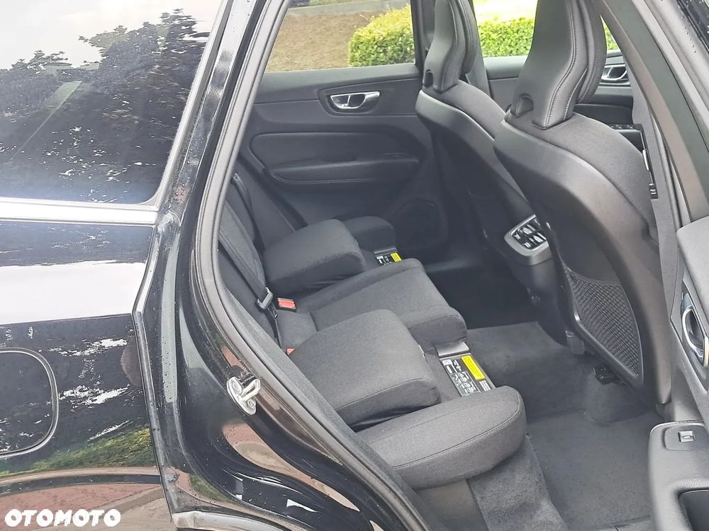 Volvo XC 60 B4 D Geartronic Momentum Pro - 28
