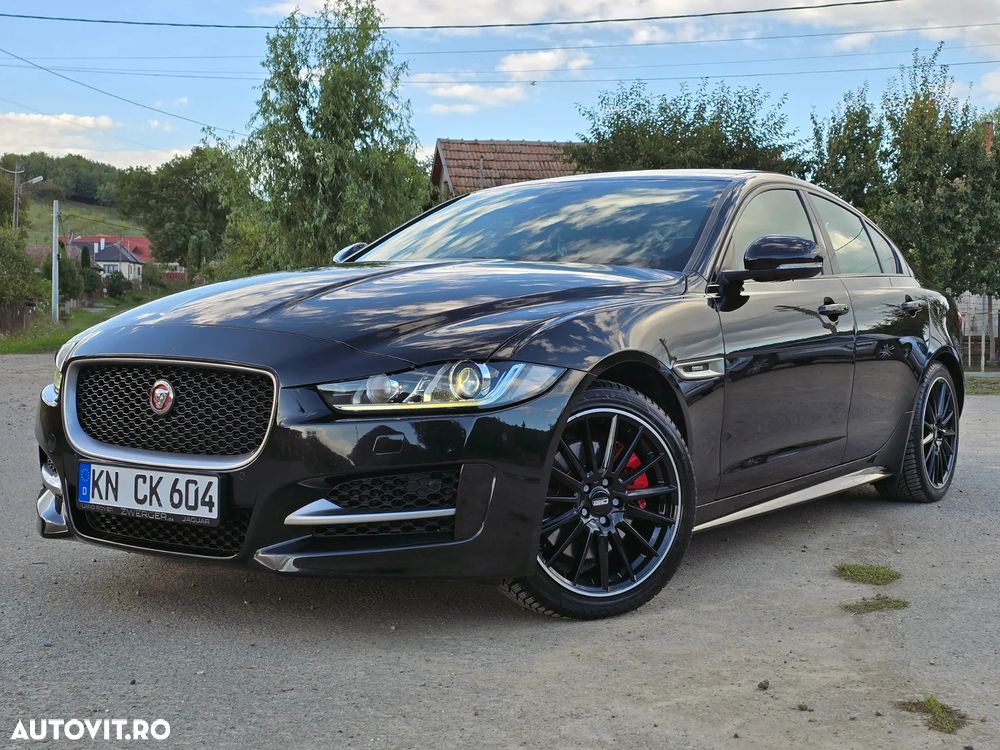 Jaguar XE 2.0 AWD R-Sport - 3