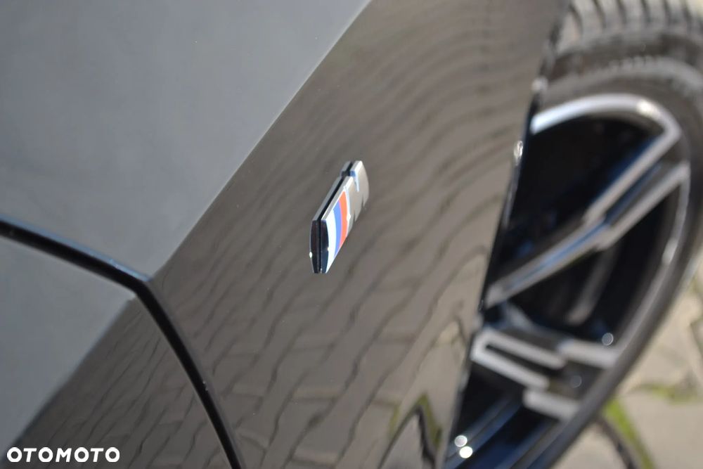 BMW Seria 3 318d Edition M Sport Shadow - 13