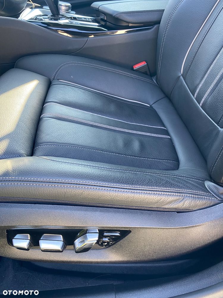 BMW Seria 5 530d Touring Luxury Line - 16