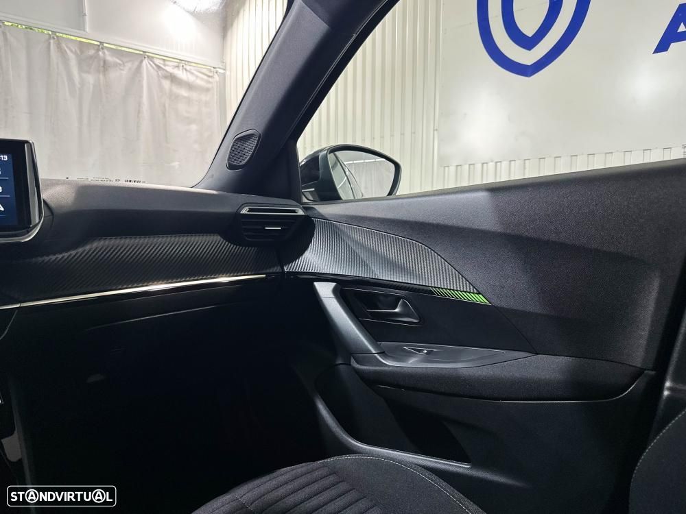Peugeot 2008 1.2 PureTech Allure Pack - 23