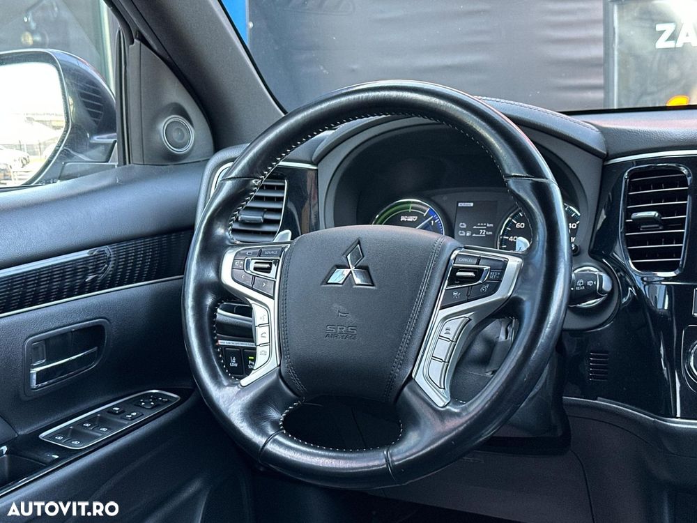 Mitsubishi Outlander - 9