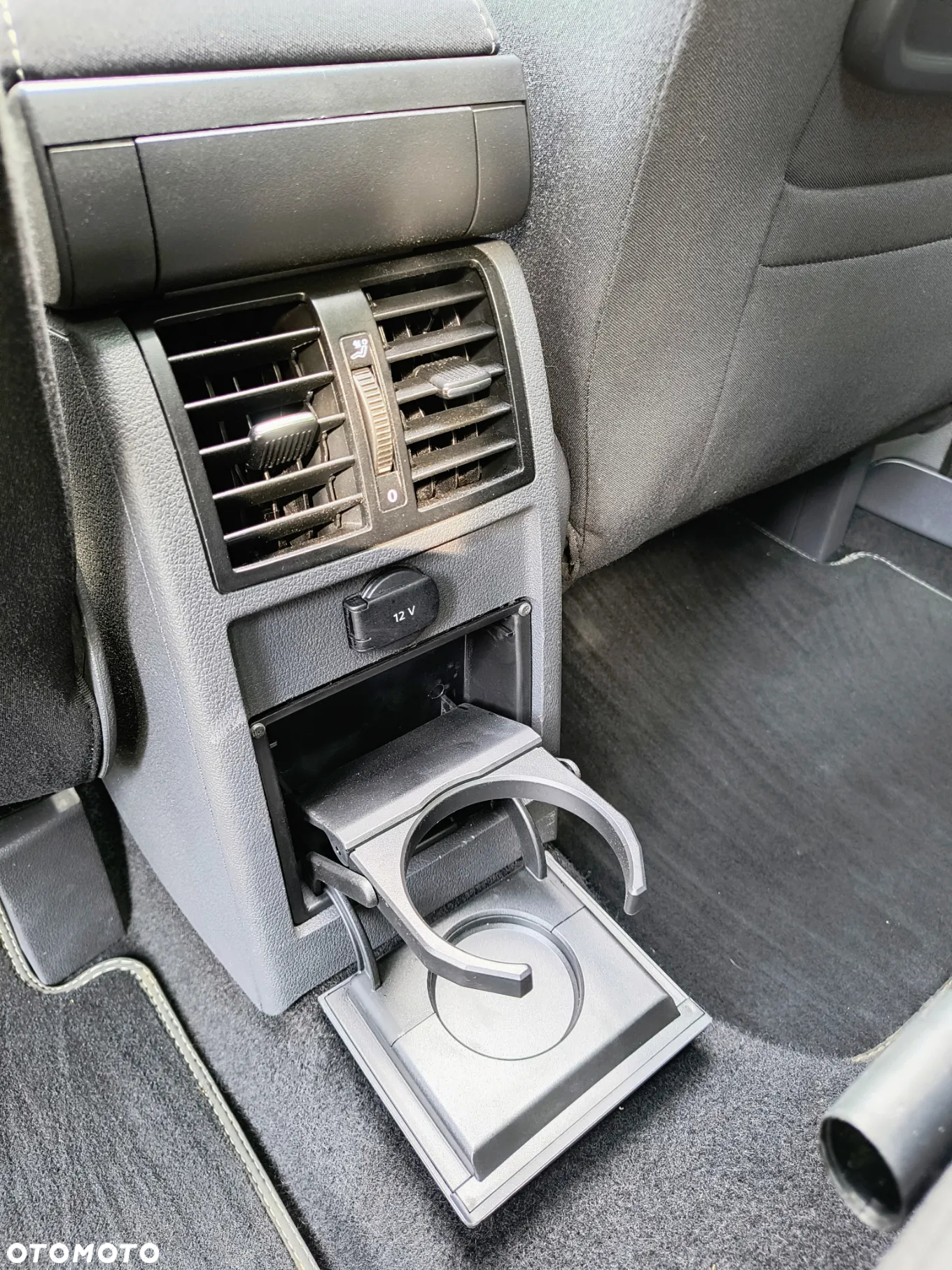 Volkswagen Touran 1.4 TSI DSG Cup - 27