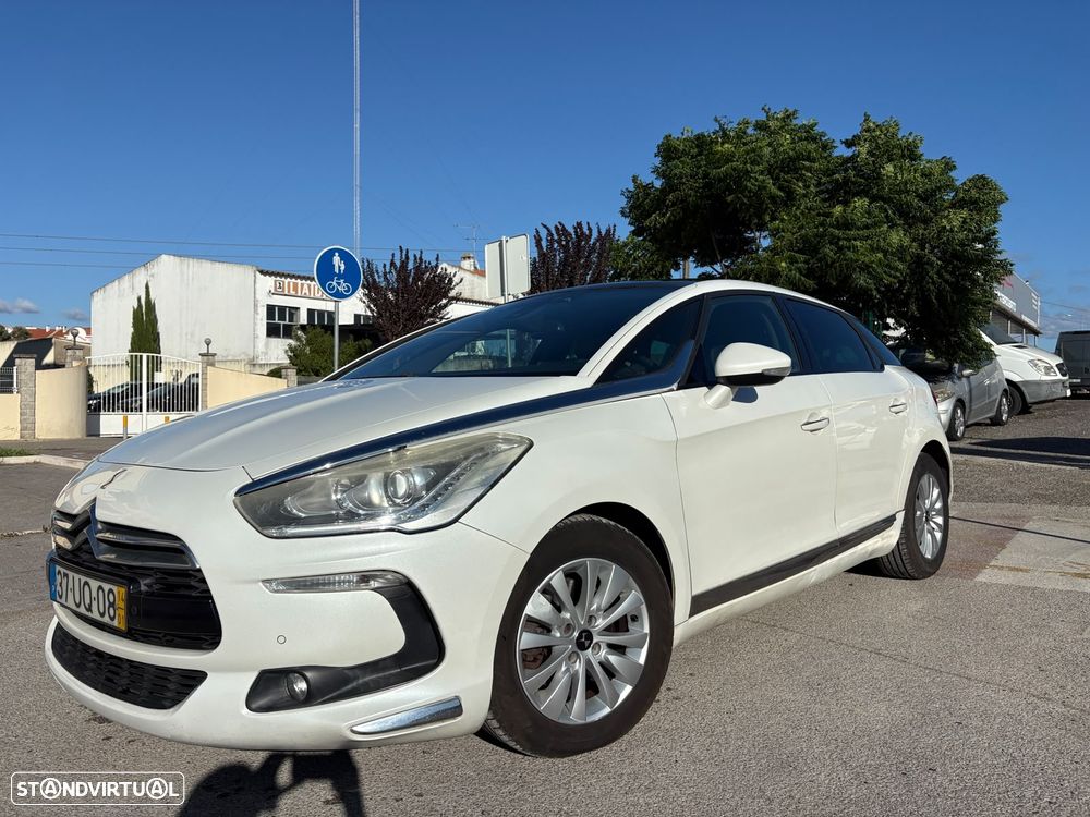 Citroën DS5 e-HDi 110 EGS6 SoChic - 1