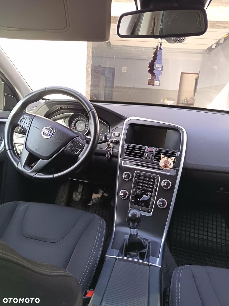 Volvo XC 60 D3 Momentum - 3