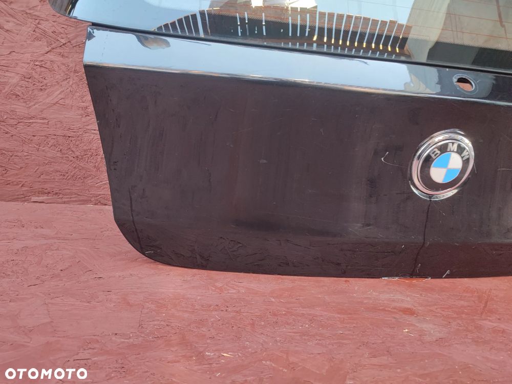 BMW E81 / E87LCI / E87 ORYGINALNA KLAPA BAGAŻNIKA TYŁ W KOLORZE SCHWARZ 2 668 O NR.  41 62 7 133 898 / 41 62 4 391 291 OEM - 4