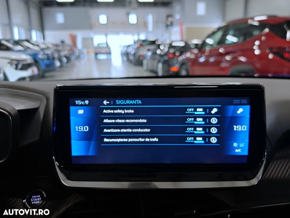 Peugeot 2008 PureTech 130 EAT8 Allure - 12