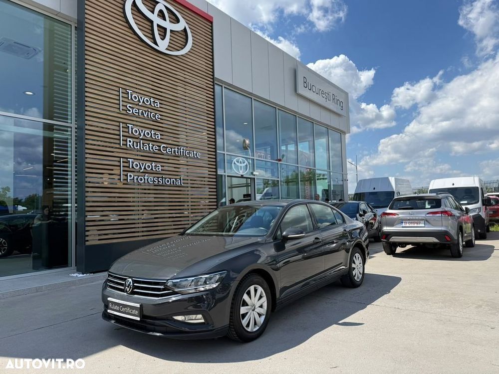 VOLKSWAGEN Passat