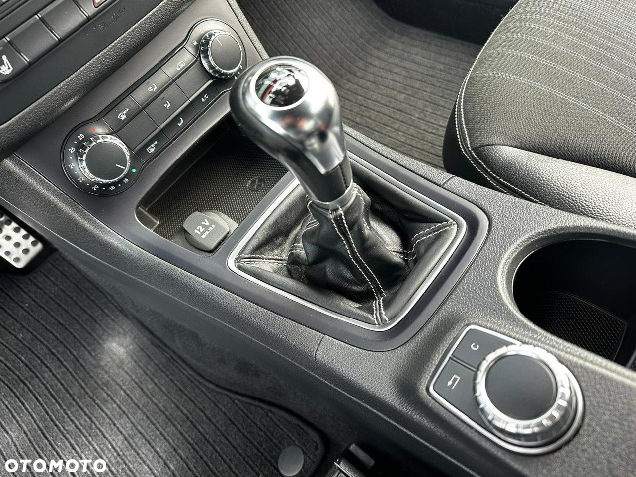 Mercedes-Benz Klasa B 200 UrbanStyle Edition - 27