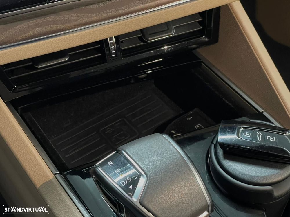 VW Touareg 3.0 TDI V6 Elegance Plus - 35