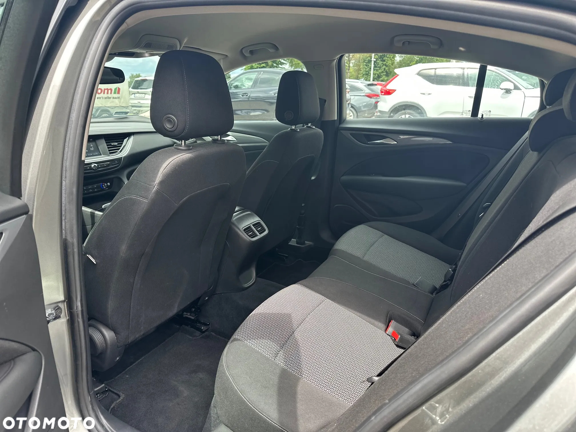 Opel Insignia - 10