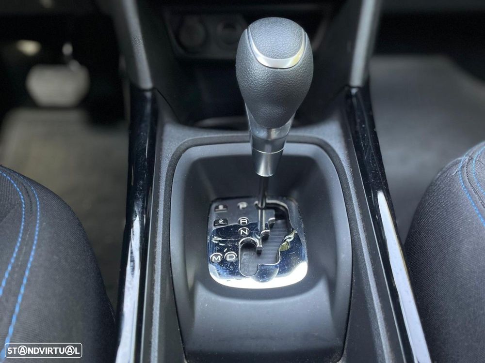 Peugeot 2008 1.2 PureTech Signature EAT6 - 12