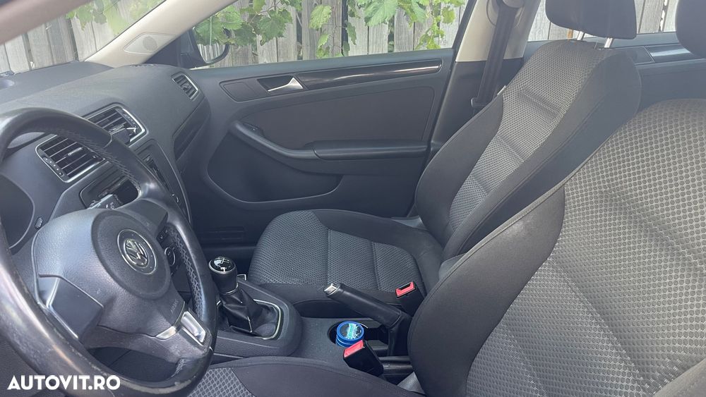 Volkswagen Jetta 1.6 TDI Comfortline - 7