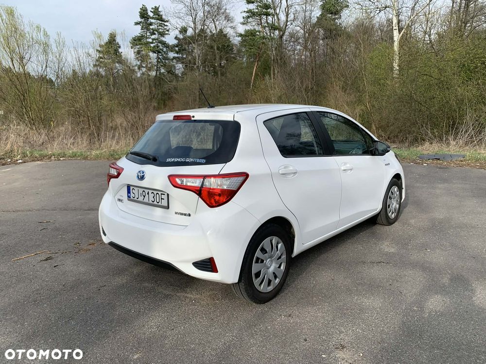 Toyota Yaris Hybrid 100 Active - 7