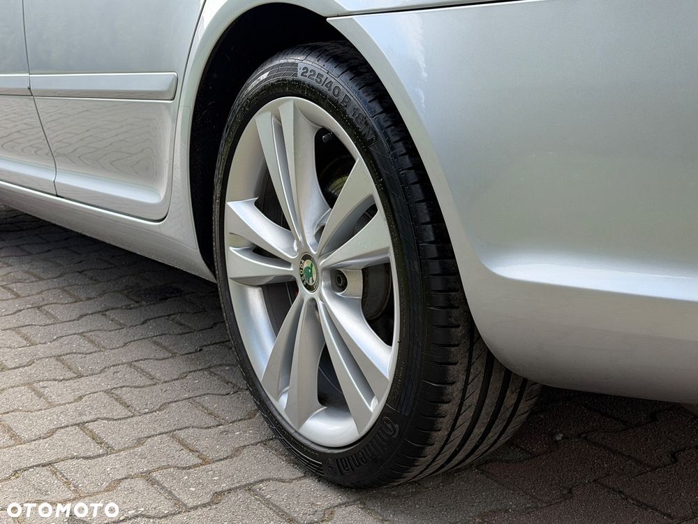 Skoda Octavia 2.0 TSI RS - 13