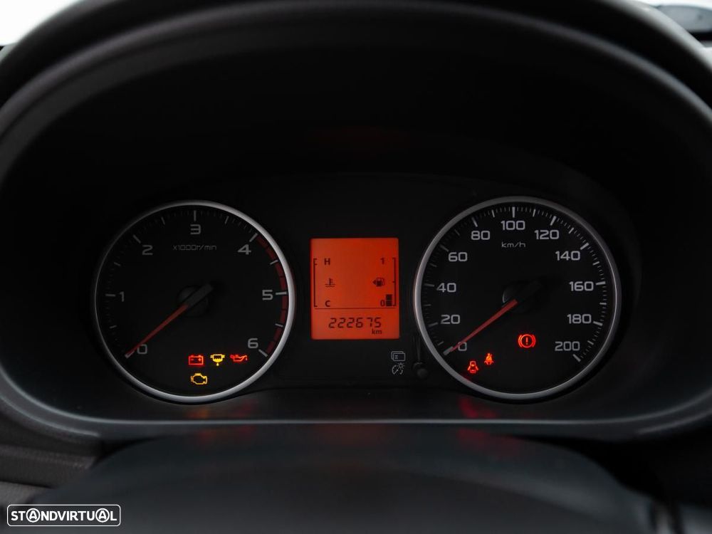 Mitsubishi L200 2.4 DI-D Club 4WD c/iva - 18