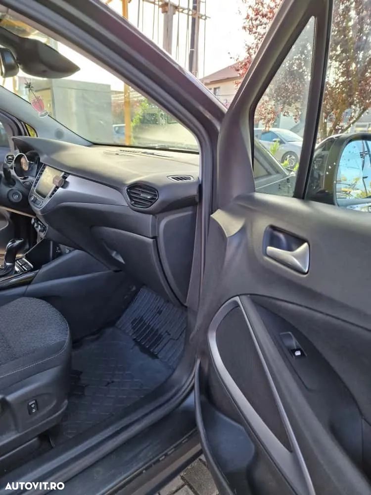 Opel Crossland - 12