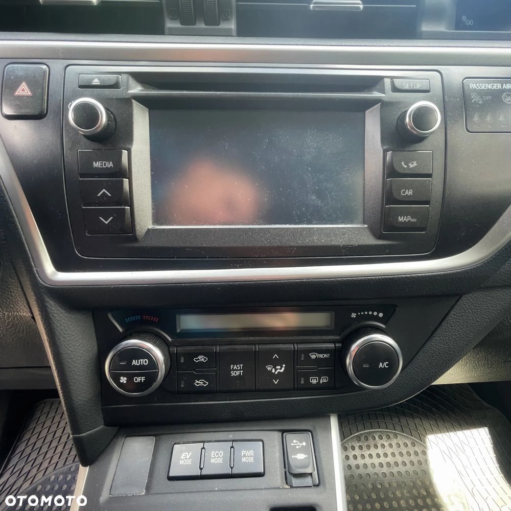 Toyota Auris - 8