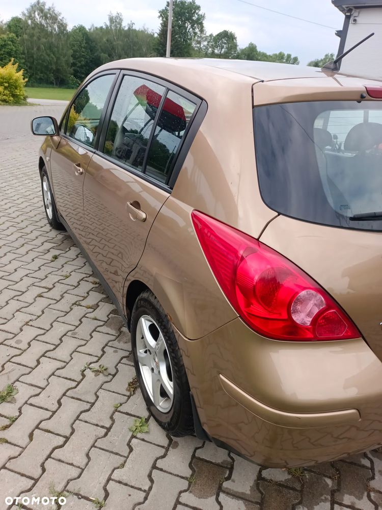 Nissan Tiida 1.6 Tekna - 2