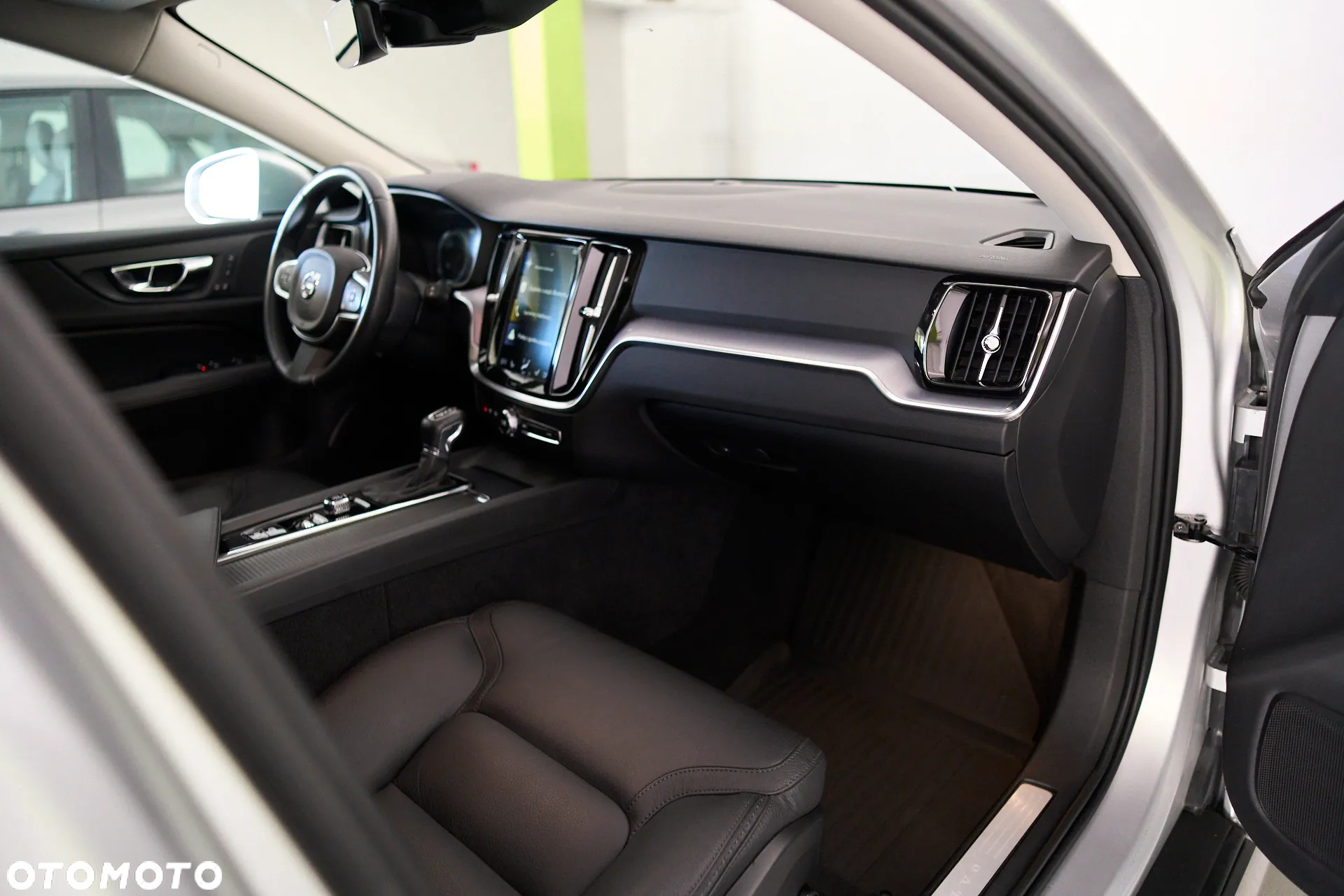 Volvo V60 Cross Country T5 AWD Geartronic - 14