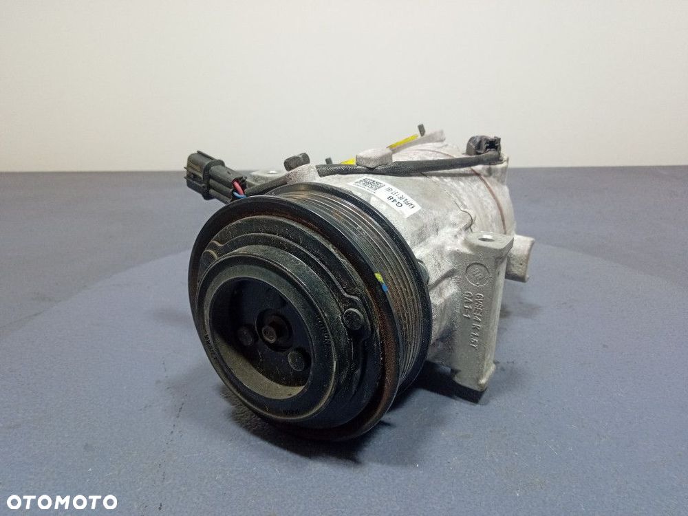 HYUNDAI I30 III 1.5 T-GDI 160 KM SPRĘŻARKA KLIMATYZACJI 97701G4800 - 1