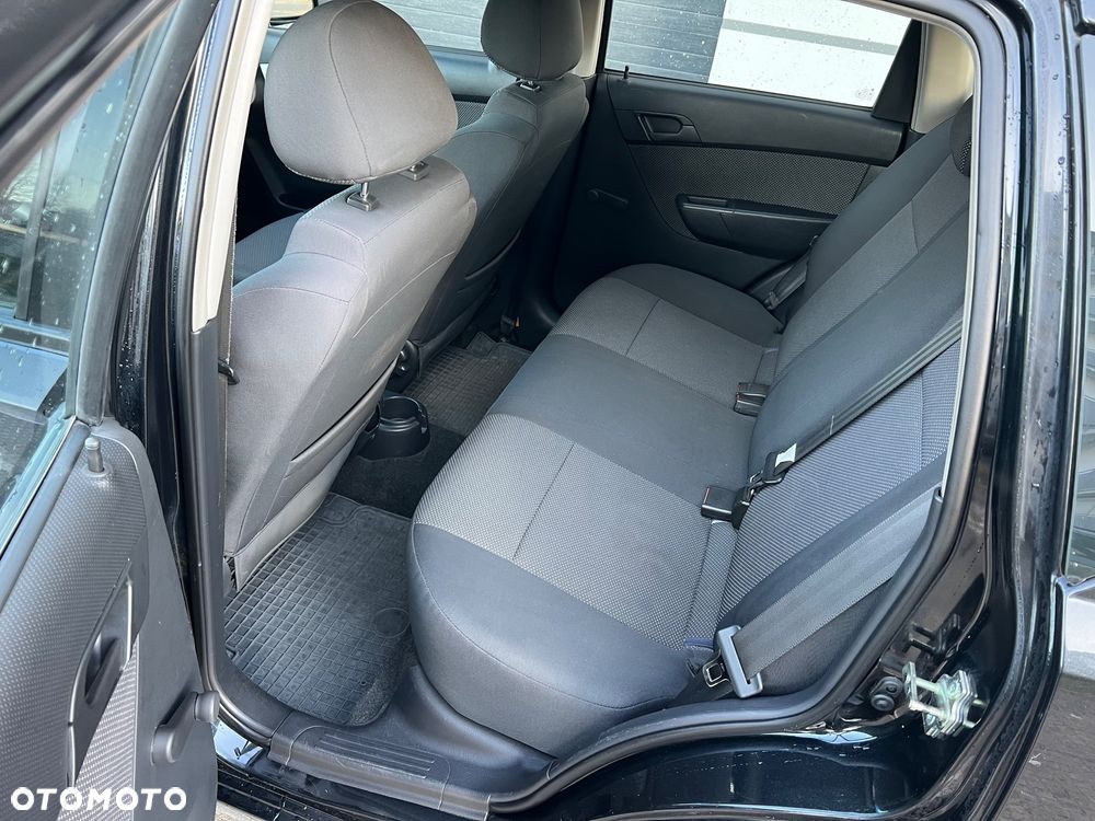 Chevrolet Aveo 1.2 16V LS - 23