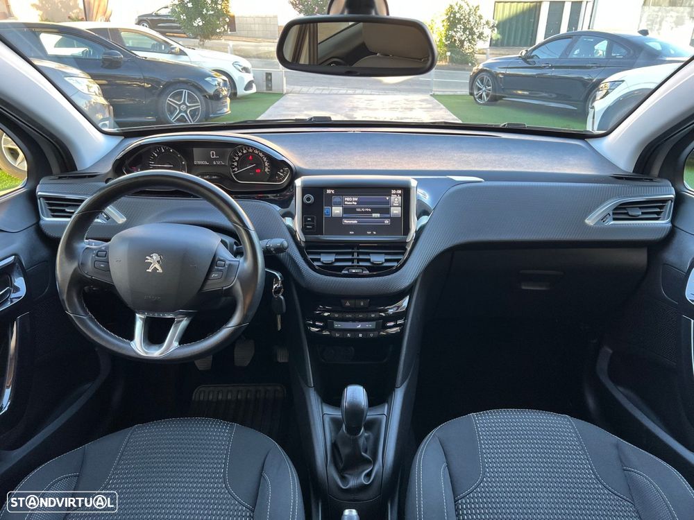 Peugeot 208 1.2 PureTech Style - 10