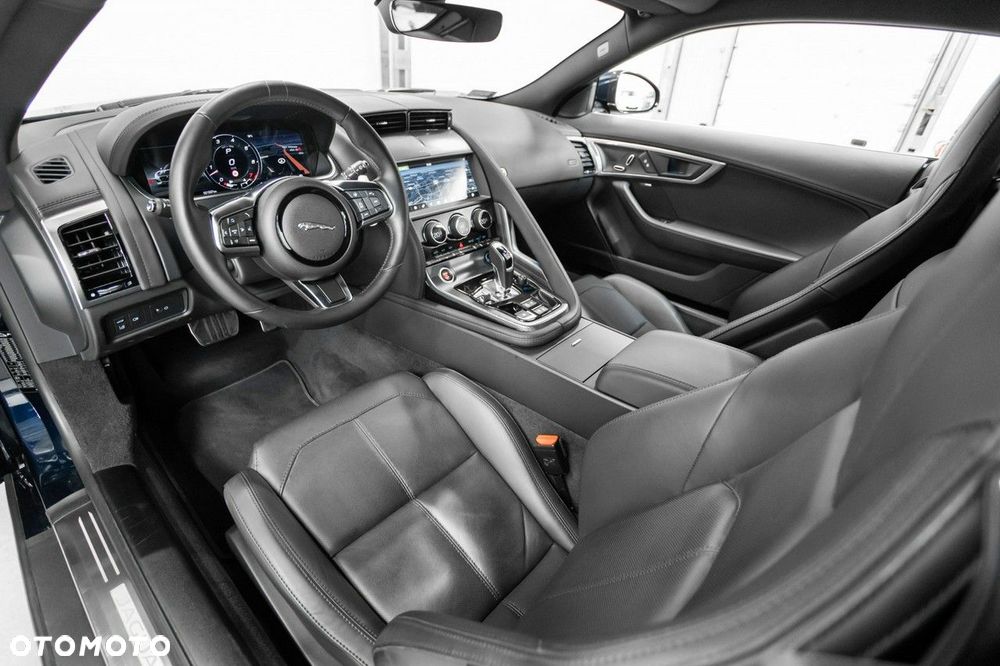Jaguar F-Type - 29