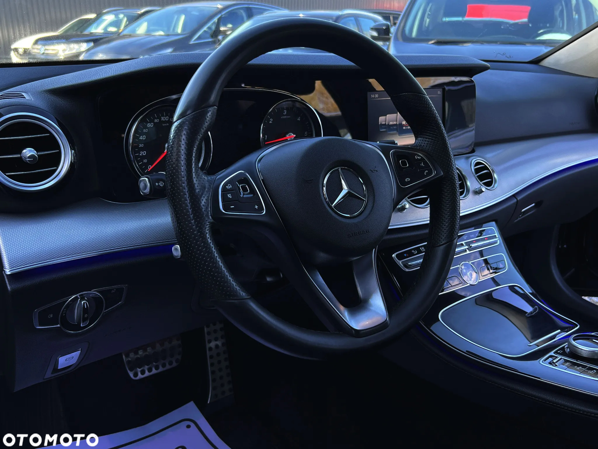 Mercedes-Benz Klasa E 220 d - 17