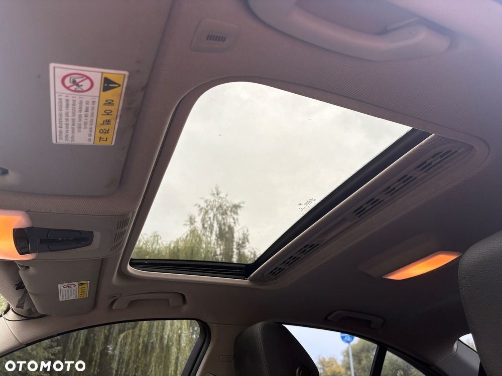 BMW Seria 3 320d Efficient Dynamics Sport Line shadow - 15