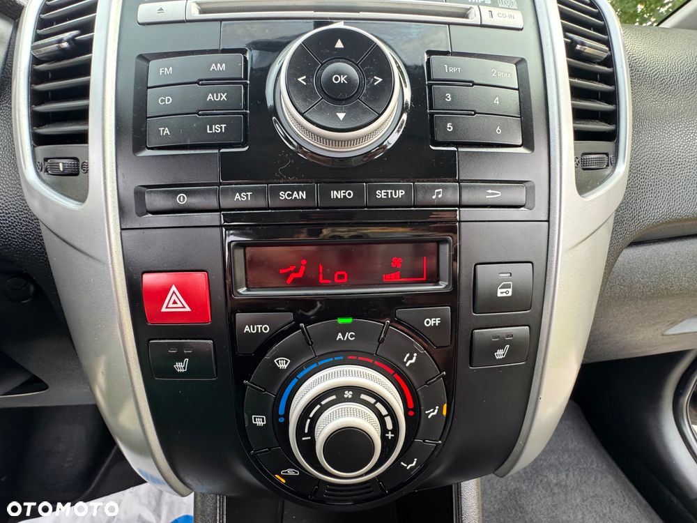 Kia Venga - 16