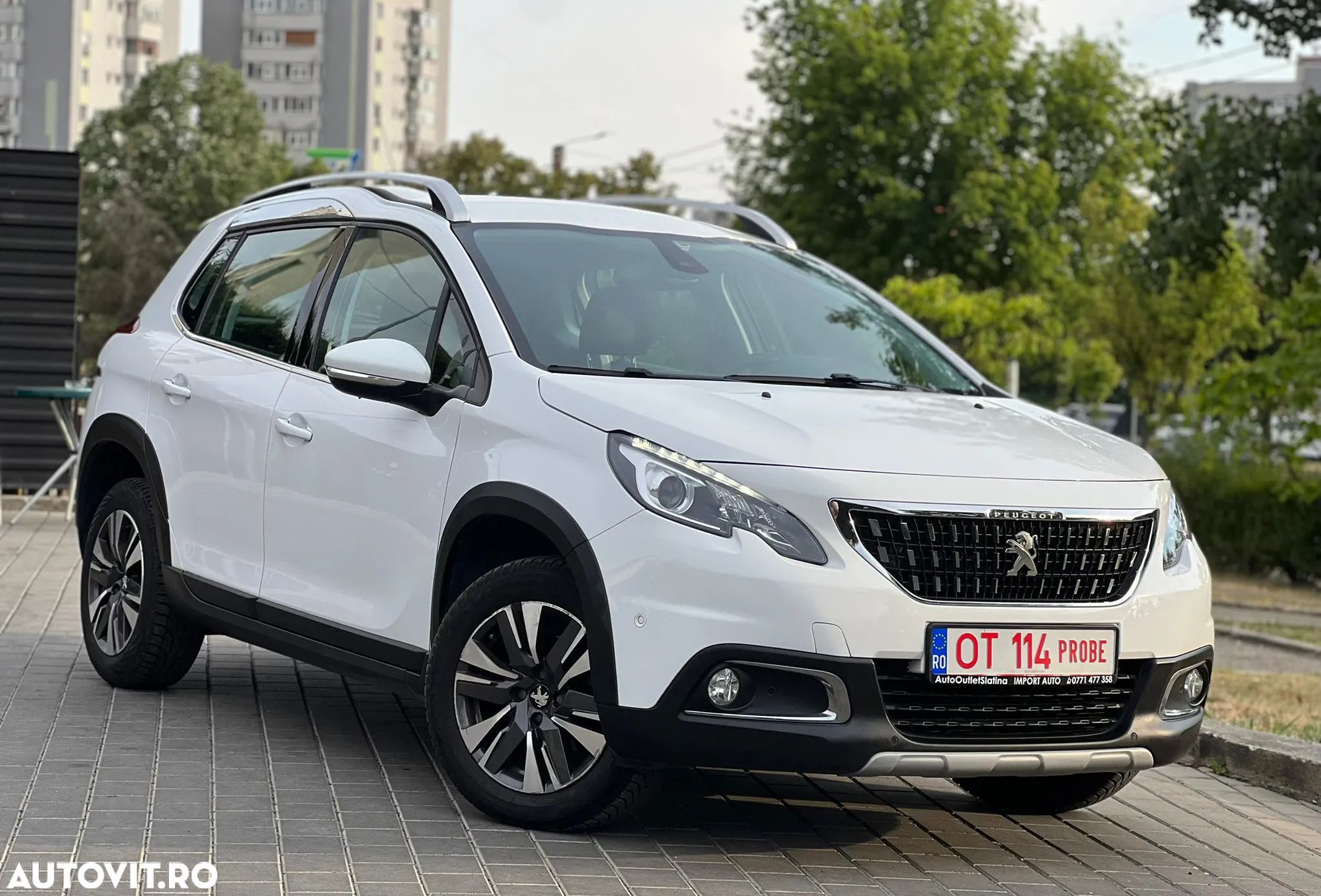 Peugeot 2008 1.2 PureTech Turbo S&S Allure - 1
