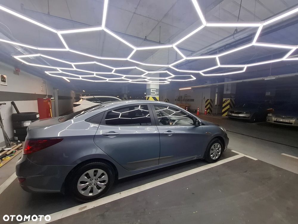 Hyundai Accent - 6