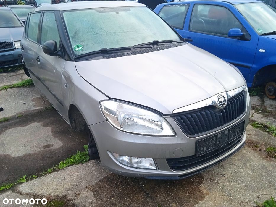 Na części Skoda Fabia II Silnik Skrzynia Maska Zderzak Drzwi Klapa Szyba - 1