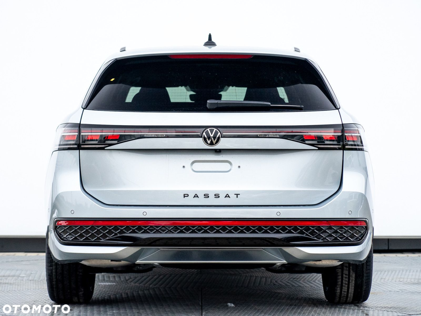 Volkswagen Passat - 4
