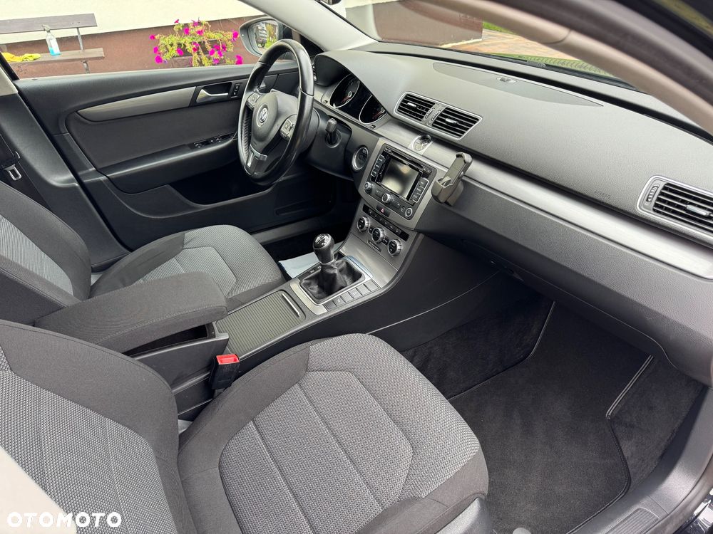 Volkswagen Passat 2.0 TDI BlueMotion Technology Comfortline - 17