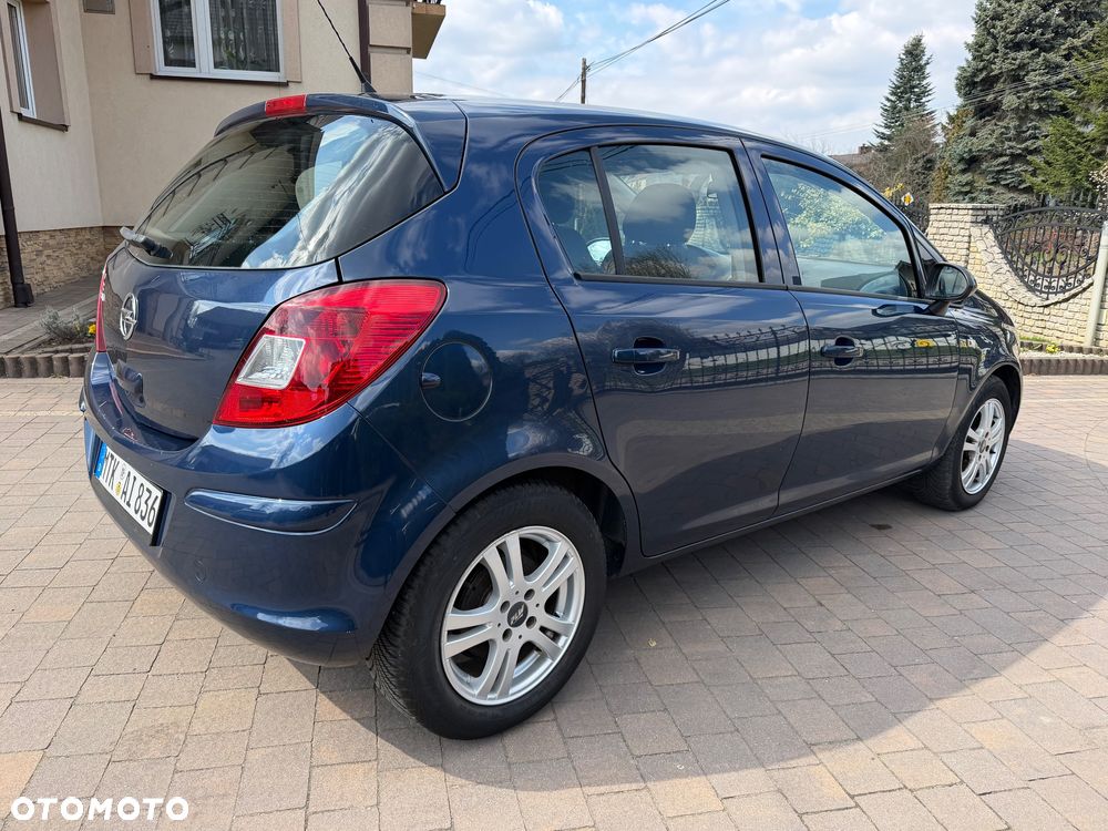 Opel Corsa 1.4 16V Cosmo - 5