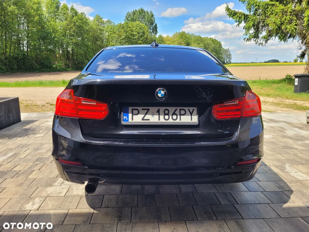 BMW Seria 3 320i Sport Line - 8